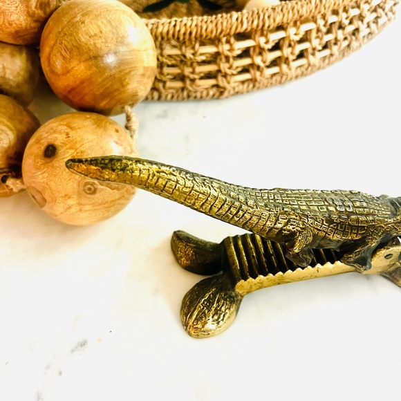 Vintage alligator crocodile nut cracker - Picture 4 of 5